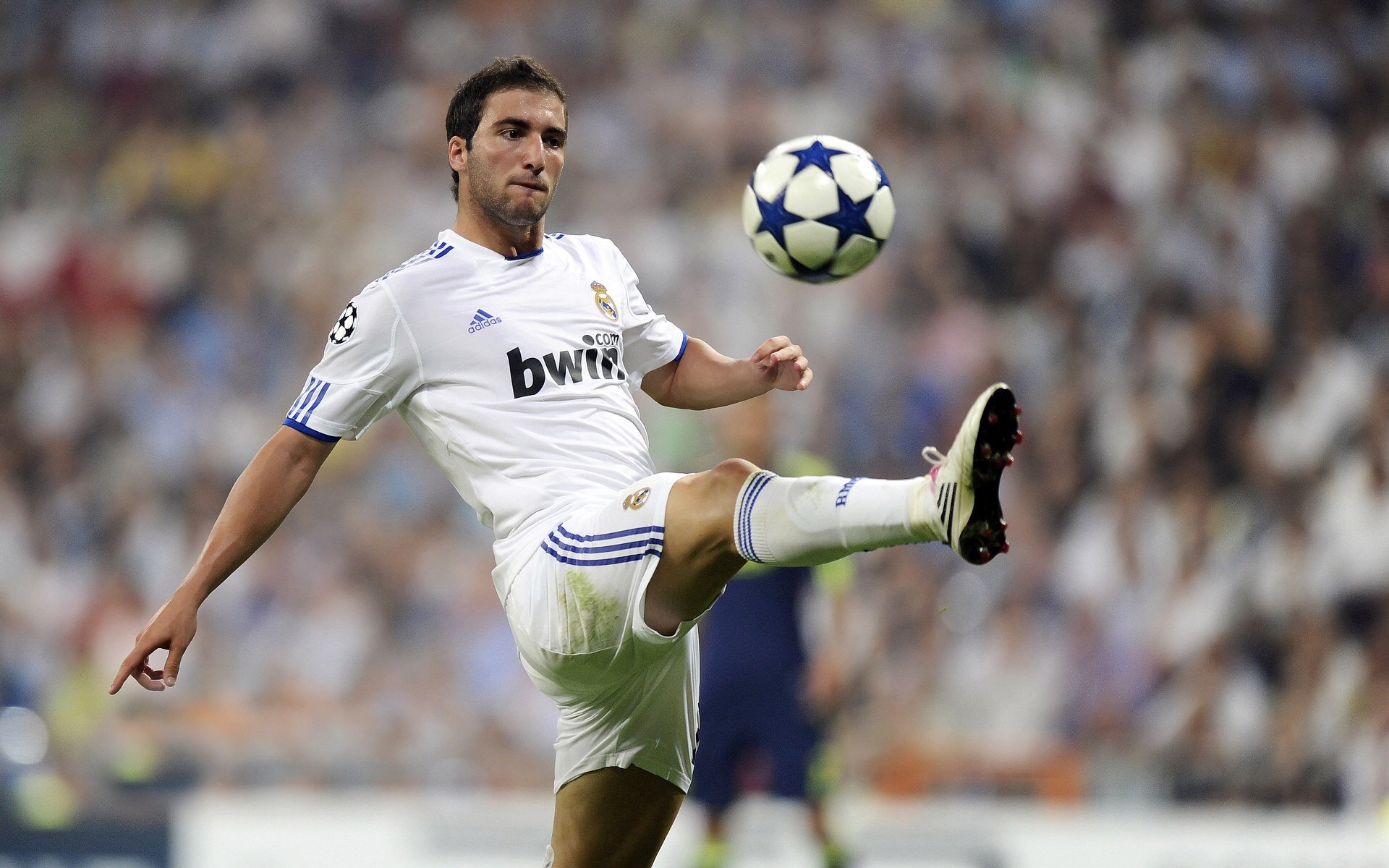 李恩：全黑队进攻的中坚力量，灵活跑位撕开防线，李恩采访视频